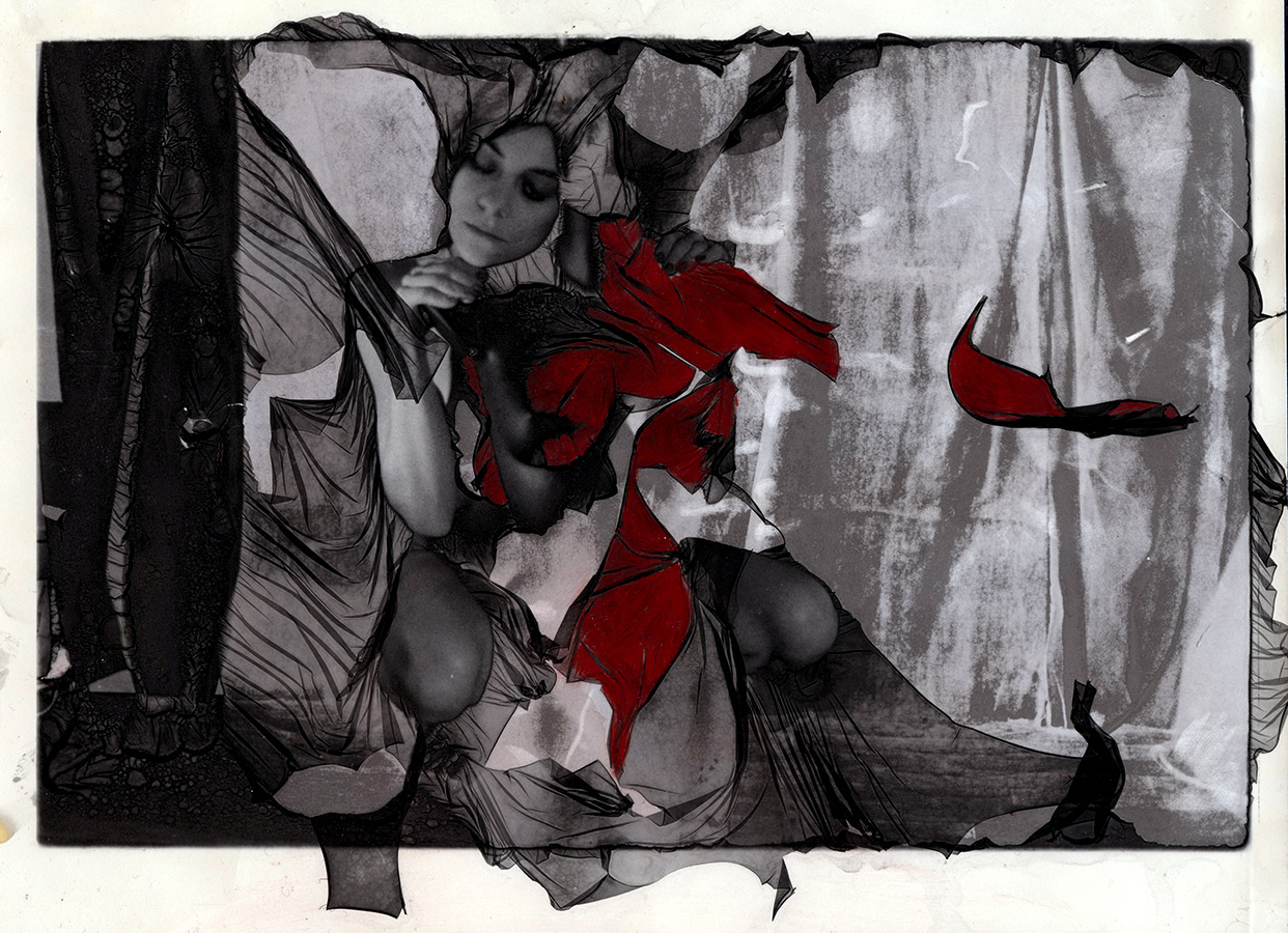 autoportrait-avec-un-mannequin-noir-mordancage-voiles-et-peinture-rouge
