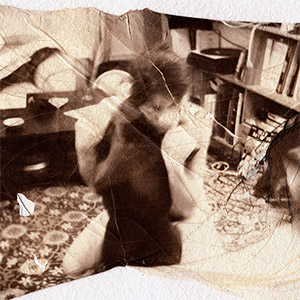 autoportrait-nu-femme-serrant-un-mannequin-noir-transfert-emulsion-polaroid